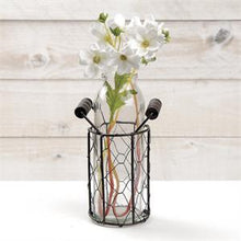  Simple Vase/Metal Basket